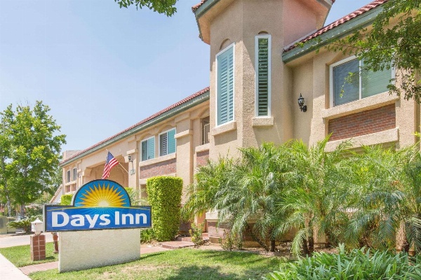 Days Inn by Wyndham Near City Of Hope image 2
